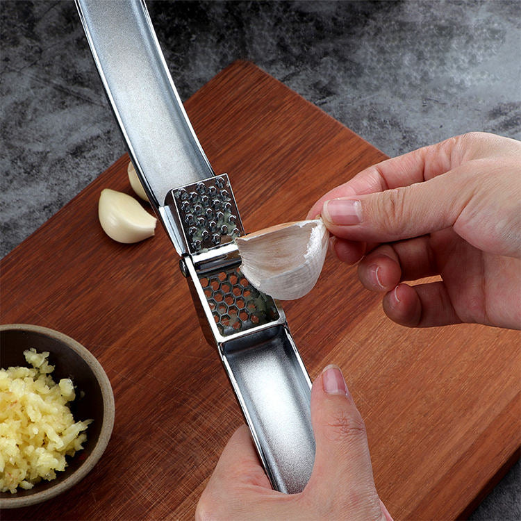 Heavy Duty Garlic Chopper Crusher - Professional Mincer Dicer Tool with Ergonomic Handle